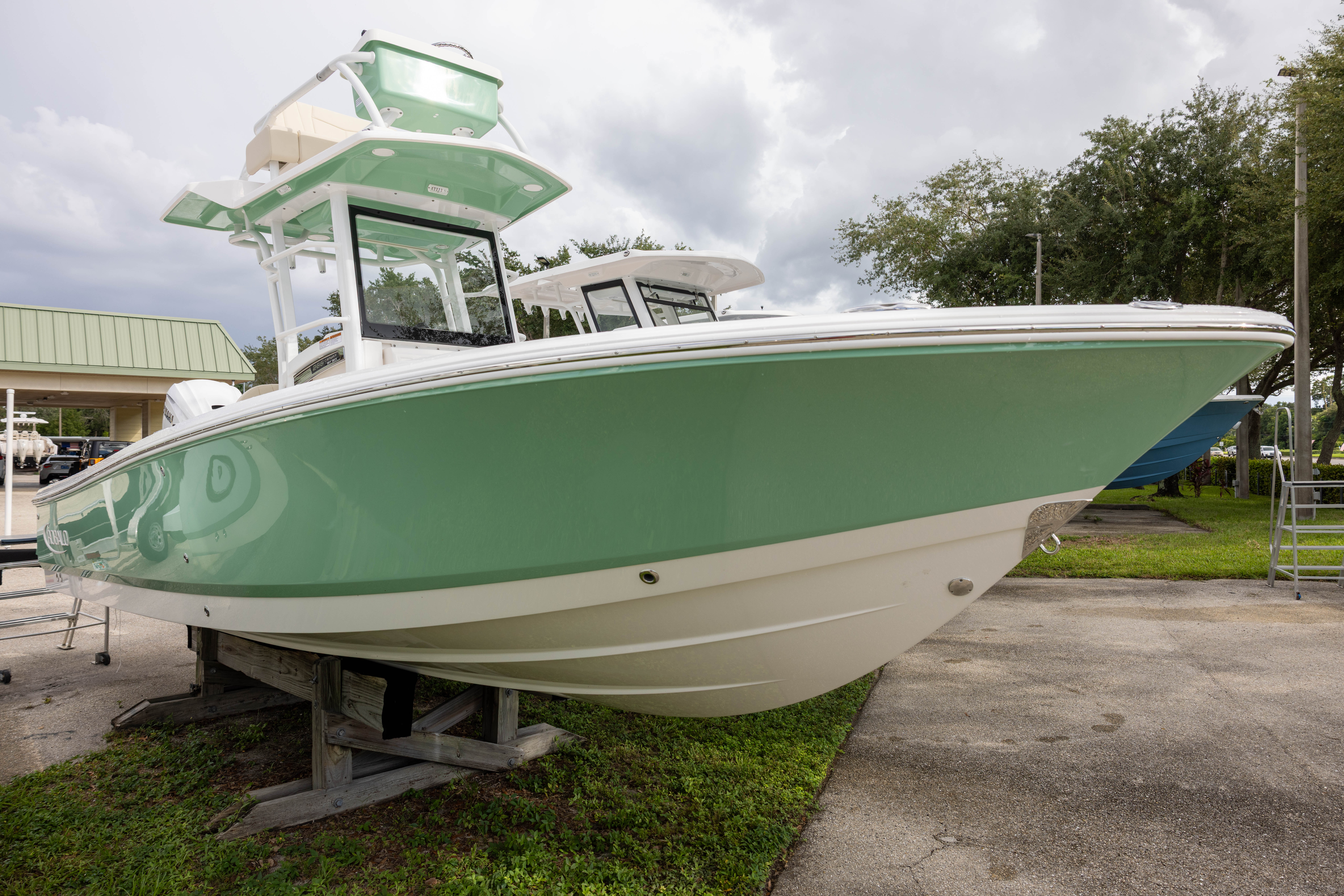 2027 Robalo 266 Cayman SD