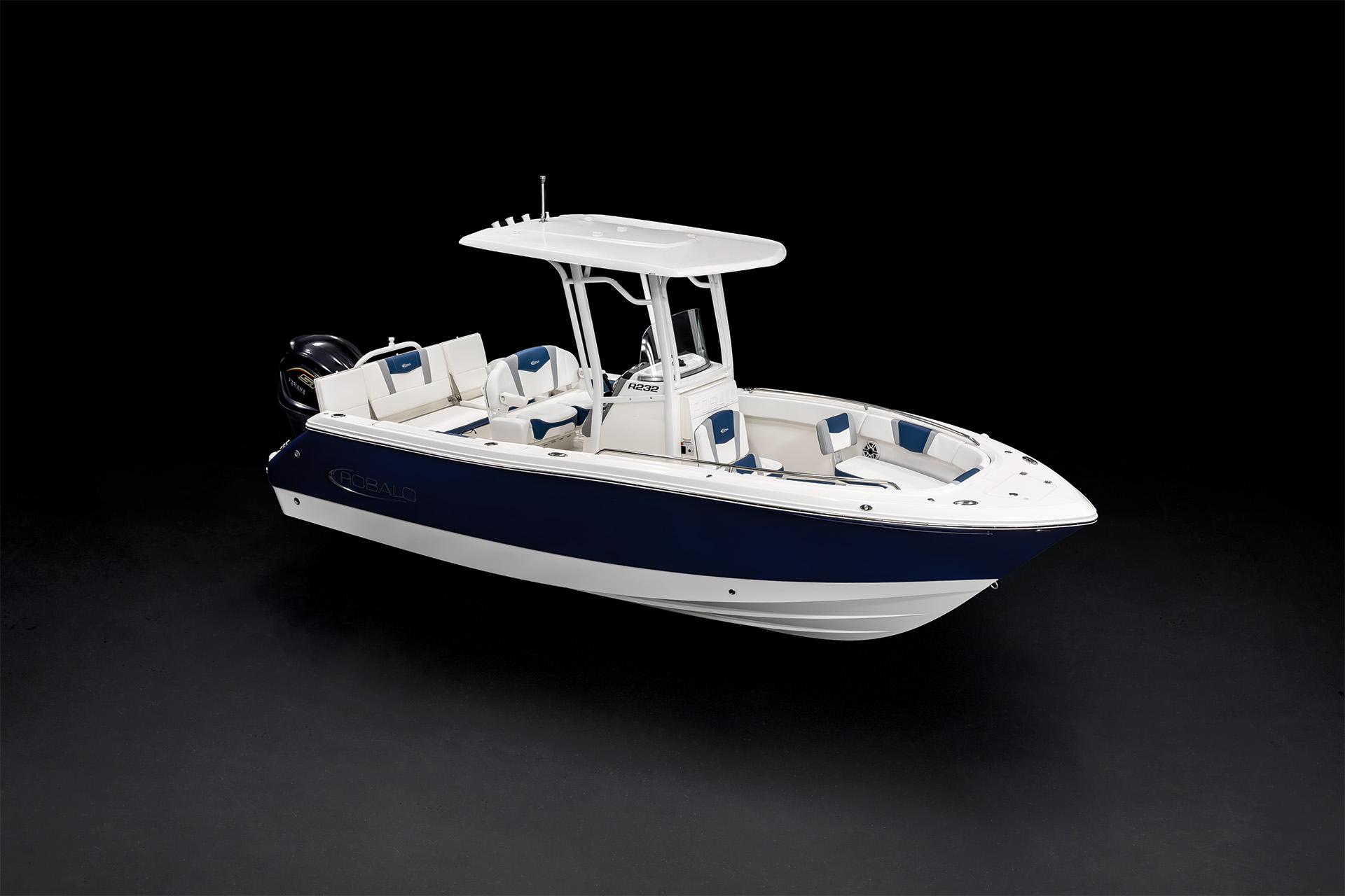 Robalo Dual Console — offshore boat