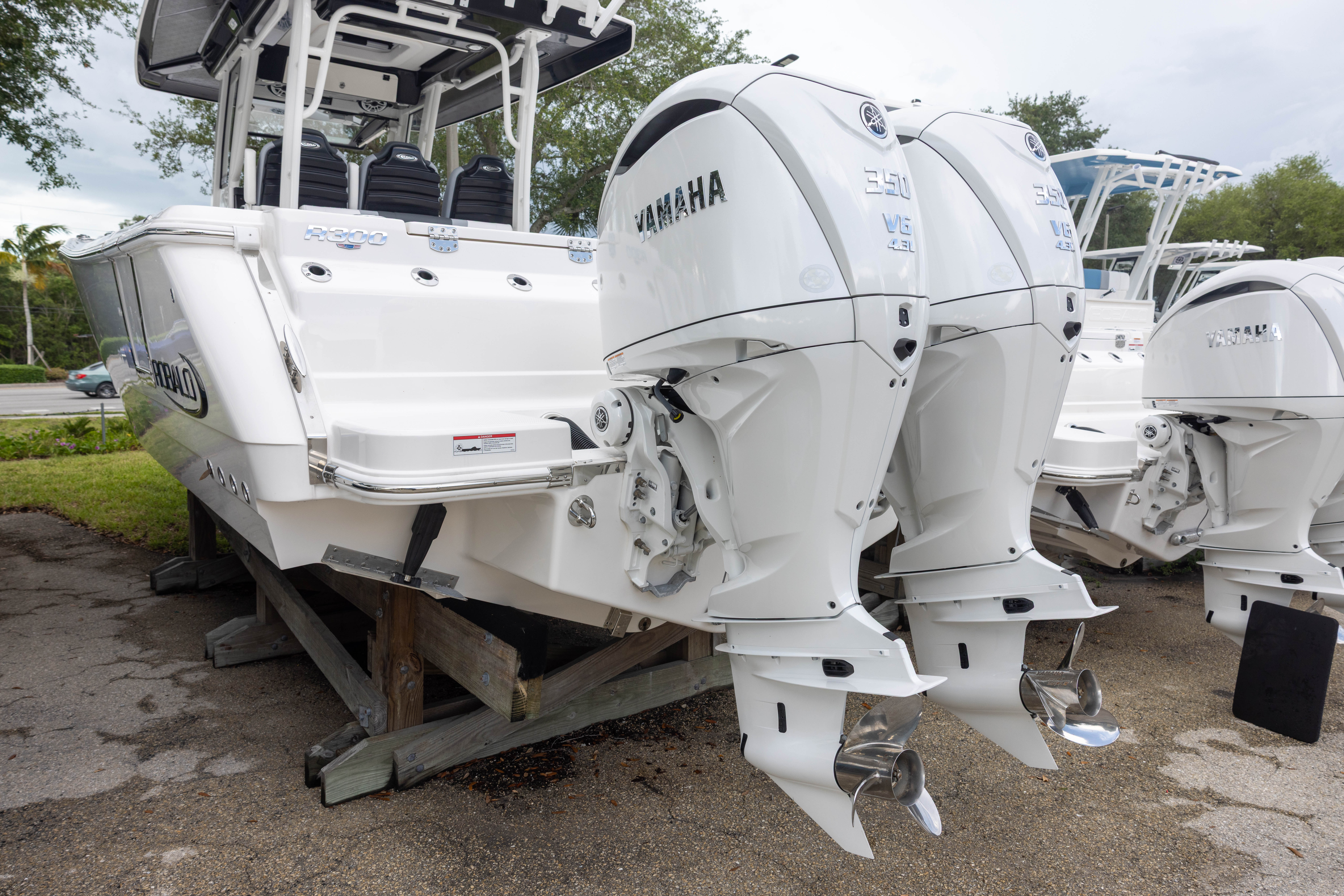 2026 Robalo R300 — photo 3