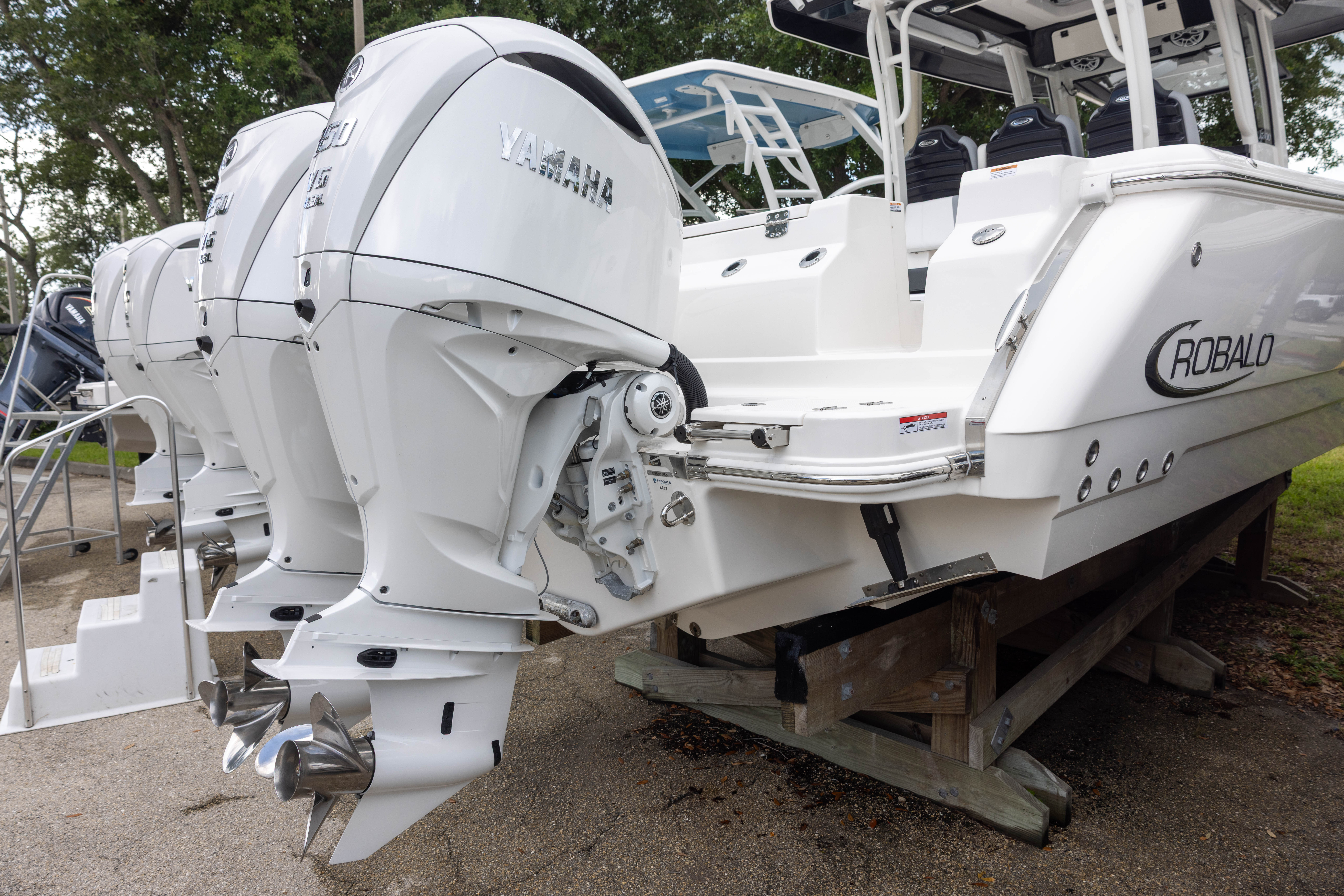 2026 Robalo R300 — photo 4