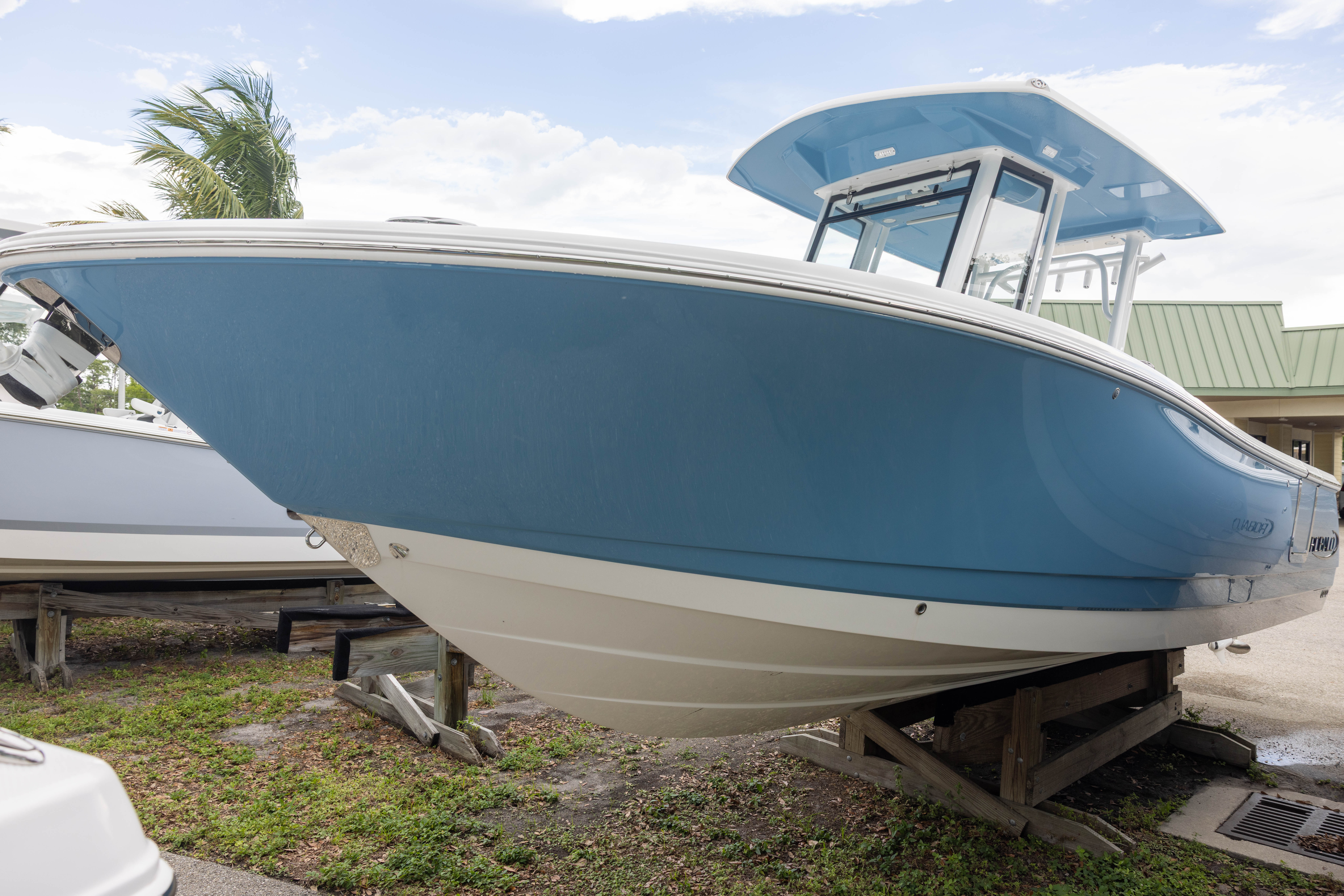 2026 Robalo R270 — photo 2