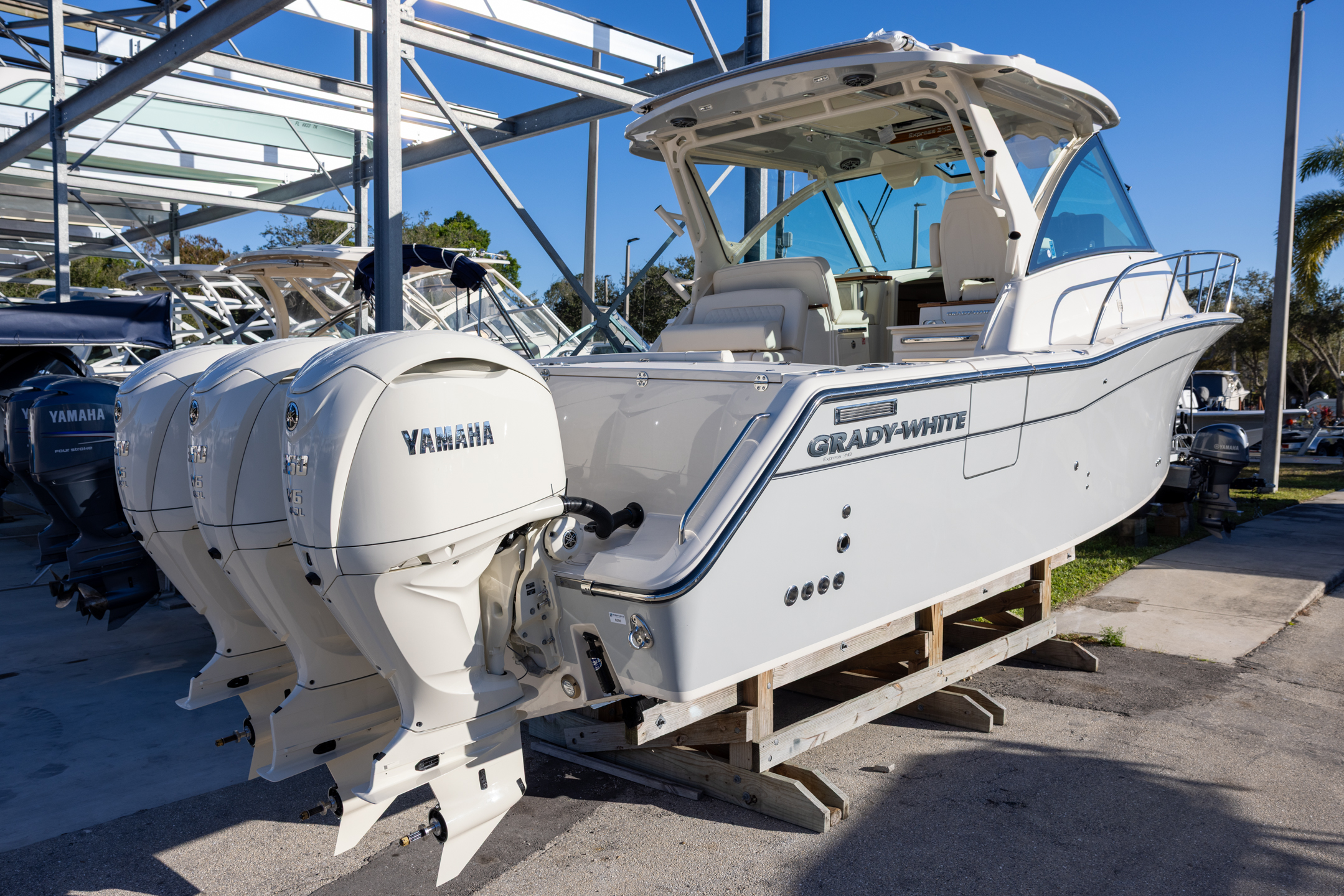 2026 Grady-White Express 340 — photo 4
