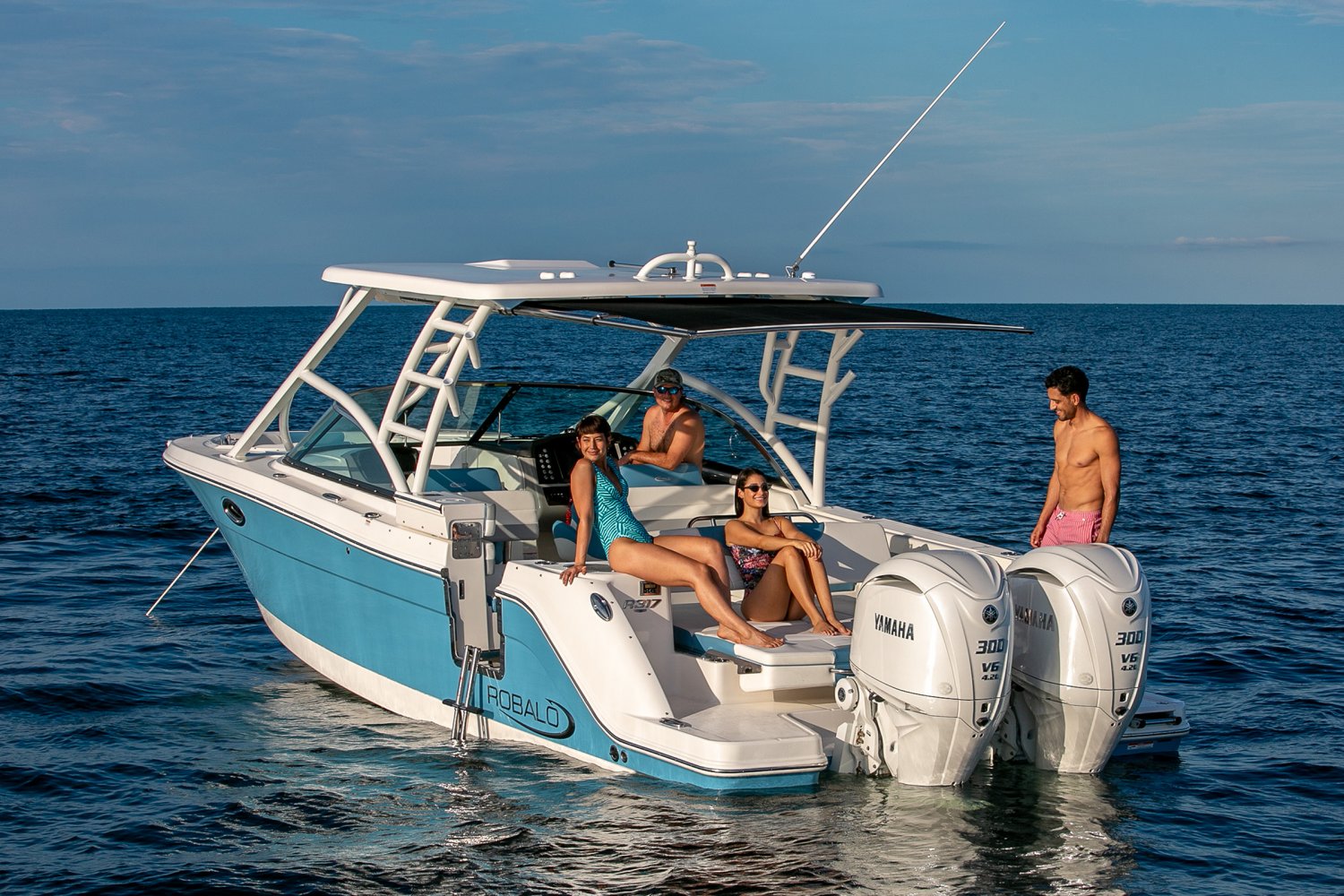 2027 Robalo 317 DC